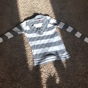 Sweater striped gray and white